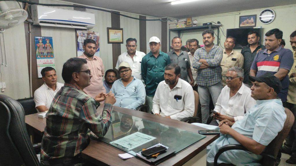 A sit-in with the demand to close the Koli Samaj cremation ground in Sihore Leelapir area at the earliest