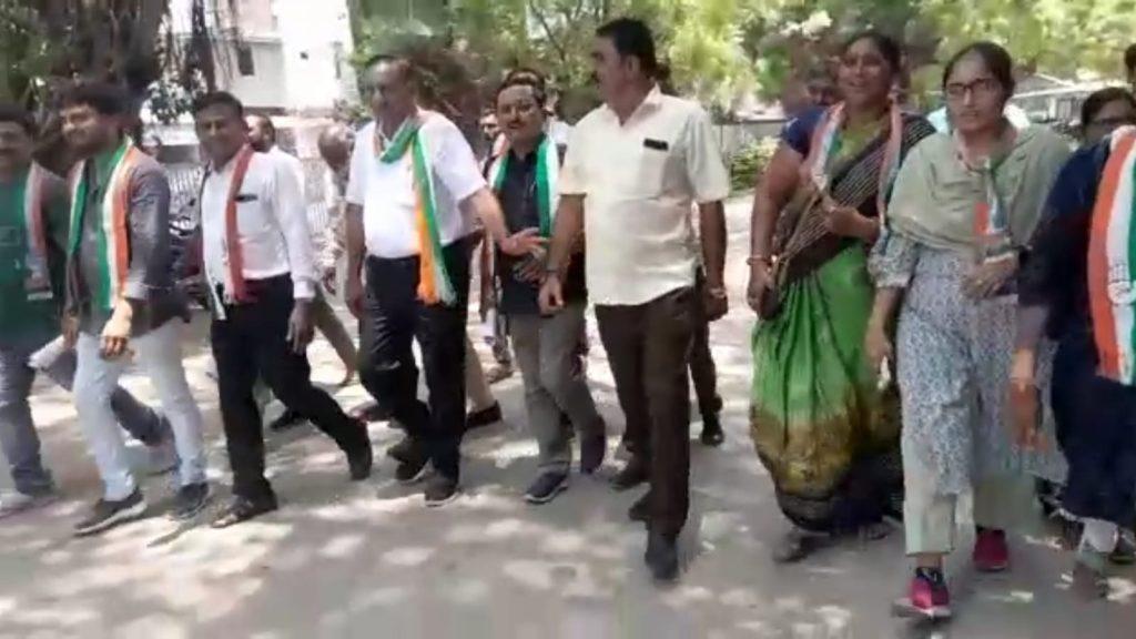 Bhavnagar: Karnataka BJP candidate seeking to file complaint threatening to kill Mallikarjun Kharge