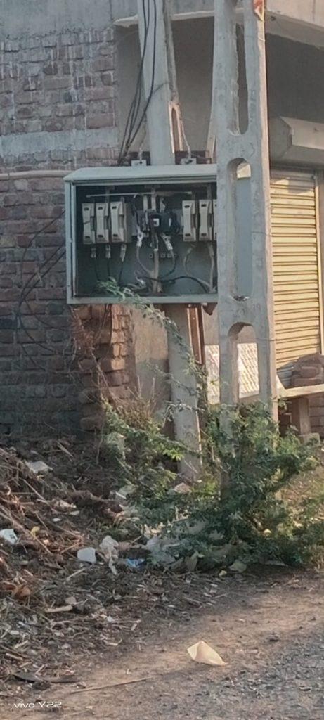 Open Box of Electric Fuse Wires: Gross Negligence of PGVCL at Jambala Village, Sihore; Presented by a Congress leader