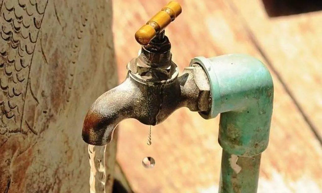 In Sihore Makatnadhal Bhutasheri, supply wallmen gave away illegal water connections overnight in familism.