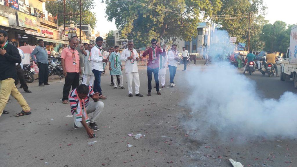 Congress in India strained open talks: Victory in Karnataka celebrated grandly by Congress
