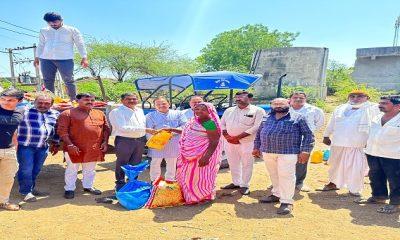At Garhula village of Sihore, state BJP minister Raghubhai Honbal distributed food grain kits to the needy.