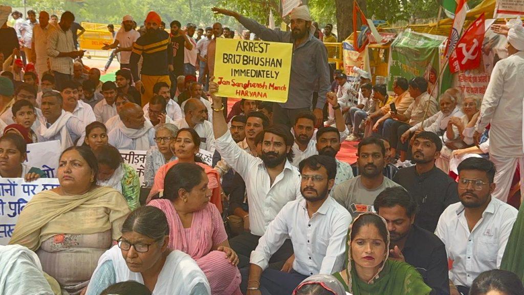Now Brijraj Solanki of Bhavnagar reached Delhi Pahalwa, said it is shameful to fight with wrestlers, just chanting 'Beti Bachao' is enough.