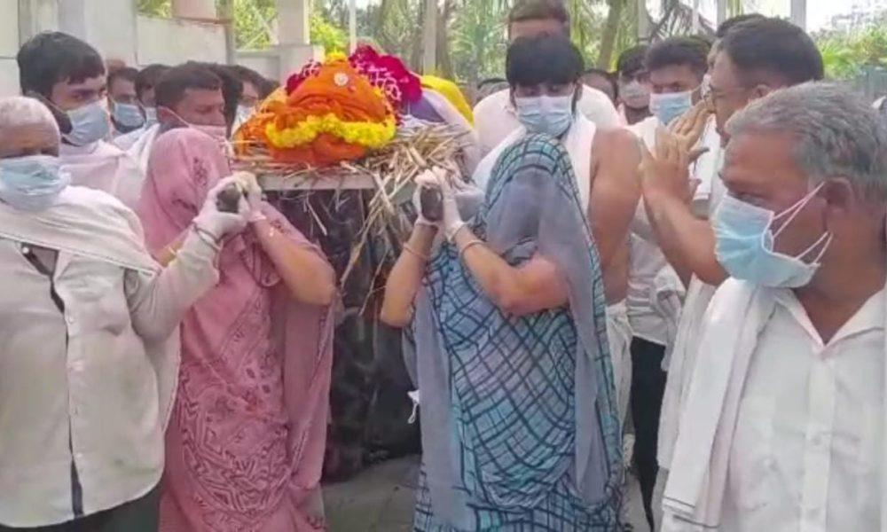 On Mother's Day, a mother gave her son a hug