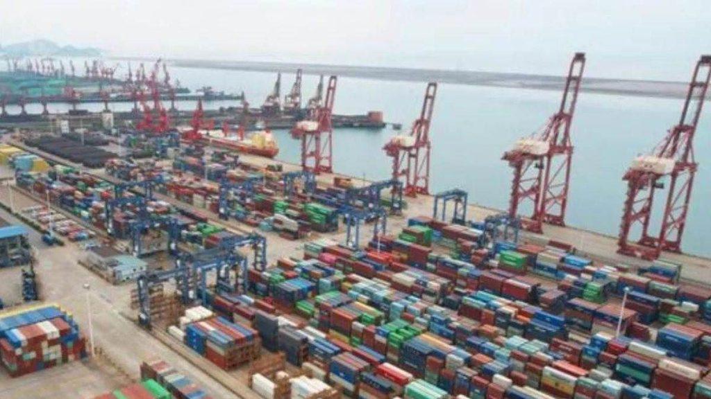 Exports of goods declined by 12.69 percent in April, but exports of services continued to grow