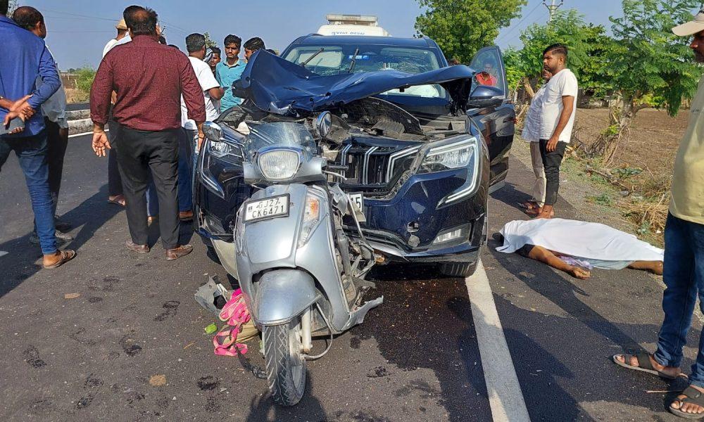 A painful accident in Dhasa village, mother and son traveling on Activa died on the spot