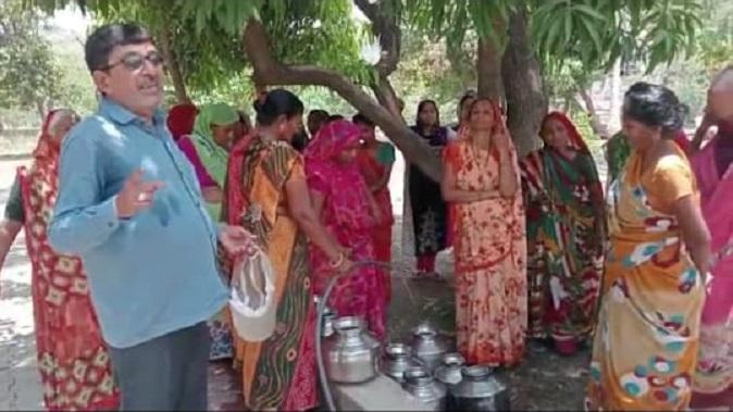 Valkha, Razalpat, women trahimam for water in remote areas of Sihore with scorching heat