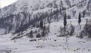 The best place for vacation in Gulmarg Tourists were surprised to see snowfall in May, you should also go once.