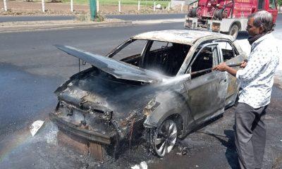 A moving car caught fire near Khakhariya in Sihore; The car was burnt