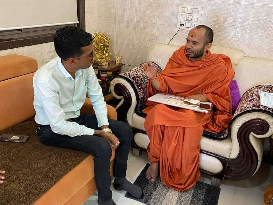Kothari Swami of Salangpur supports Dhirendra Shastri, said that now Hinduism is under attack....