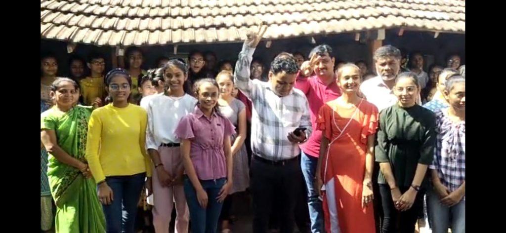 the-daughter-of-farmer-families-of-gariadhar-secured-third-position-in-the-state-in-class-10