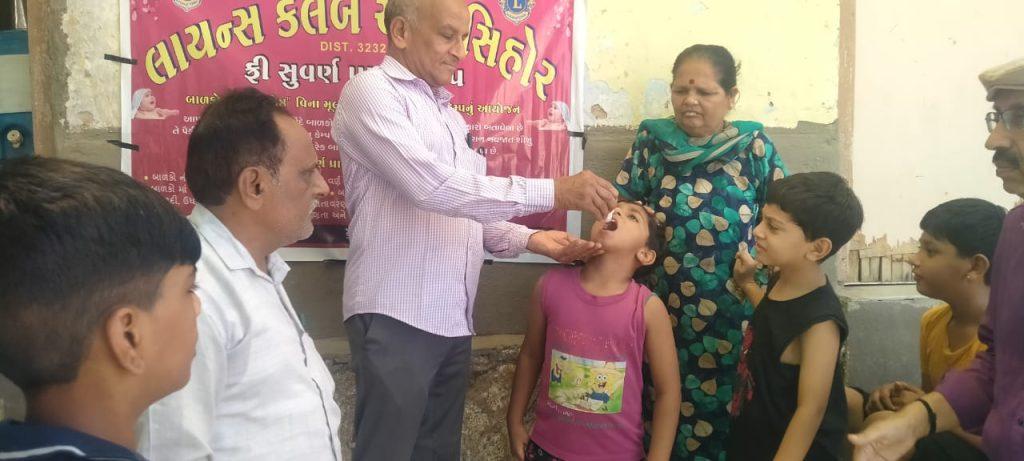 Suvarnaprashan Tipa Camp conducted by Sihore Lions Club - A large number of children were given drips