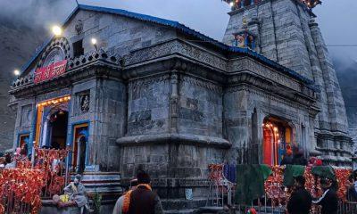 It has been snowing continuously since last evening in Kedarnath, devotees are still stuck in Sonprayag.