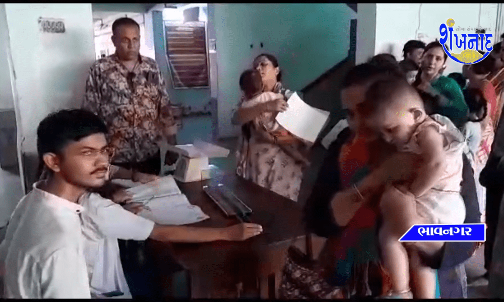 Suvarna Prashan Camp was held for children at Bhavnagar.