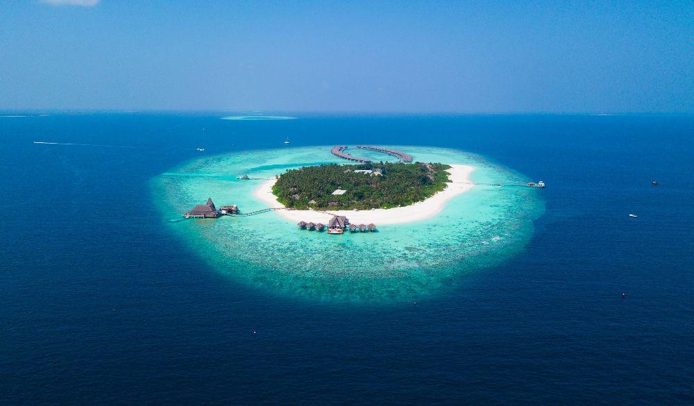 This guy bought an island for 3 crores, now lives like a king, but doesn't seem to mind
