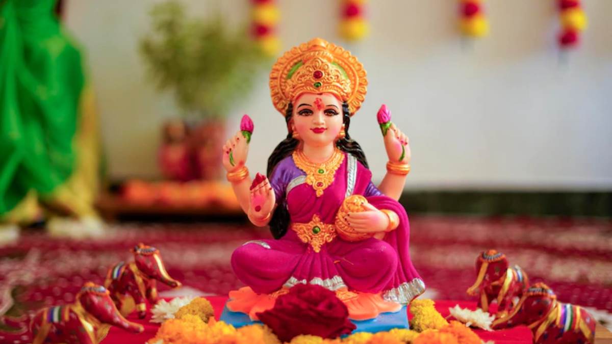 These habits make Mother Lakshmi angry, if you want to avoid poverty, do not do this even by mistake.