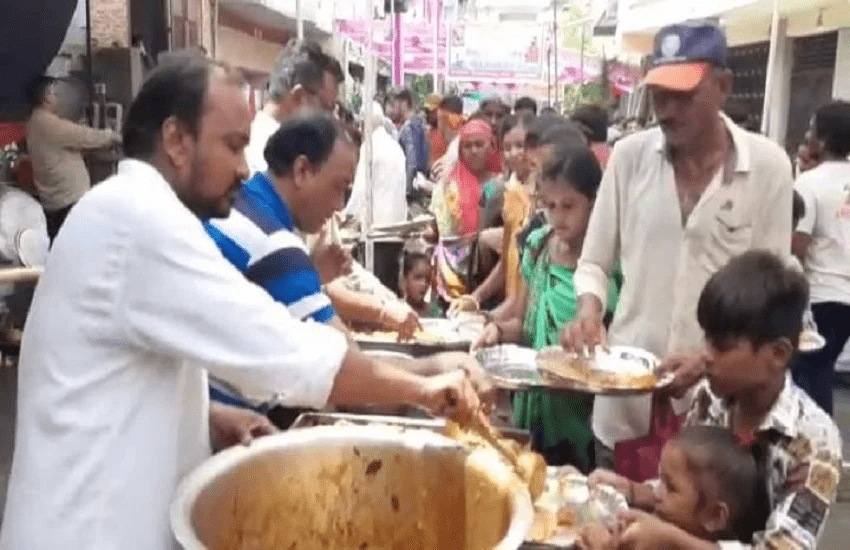 Saraspur: More than one lakh people took Prasad in the Nanihal of God