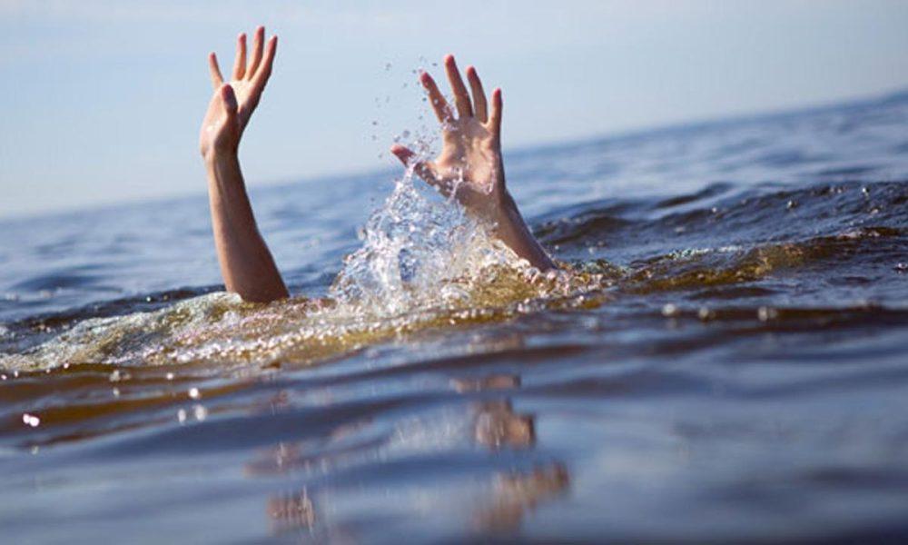 Seeing four youths drowning in the sea, a BJP MLA jumped in, saving the lives of three