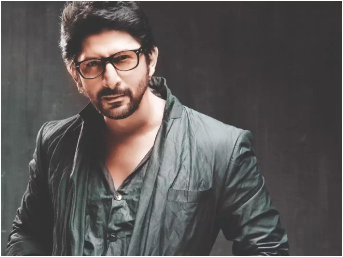 Along with acting, Arshad Warsi also shines with his looks, you can also try