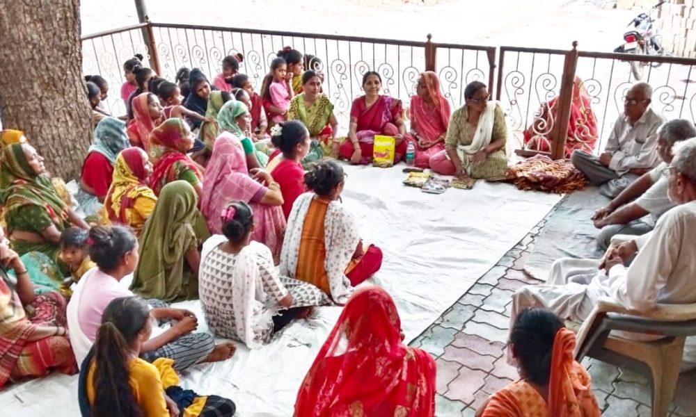 An awareness meeting against malnutrition was held in Ramdhari village of Sihore taluk