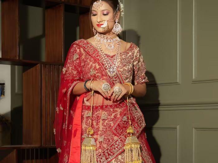 Buy the best pair for brides, 5 things to keep in mind while choosing a lehenga, you will look like a nymph at the wedding