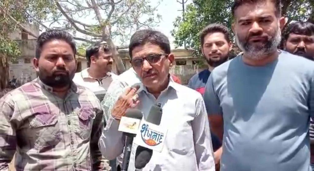 Dedicated to officers of the system; Serious sewage problem around Sihore Tana Chokdi Rajput Society
