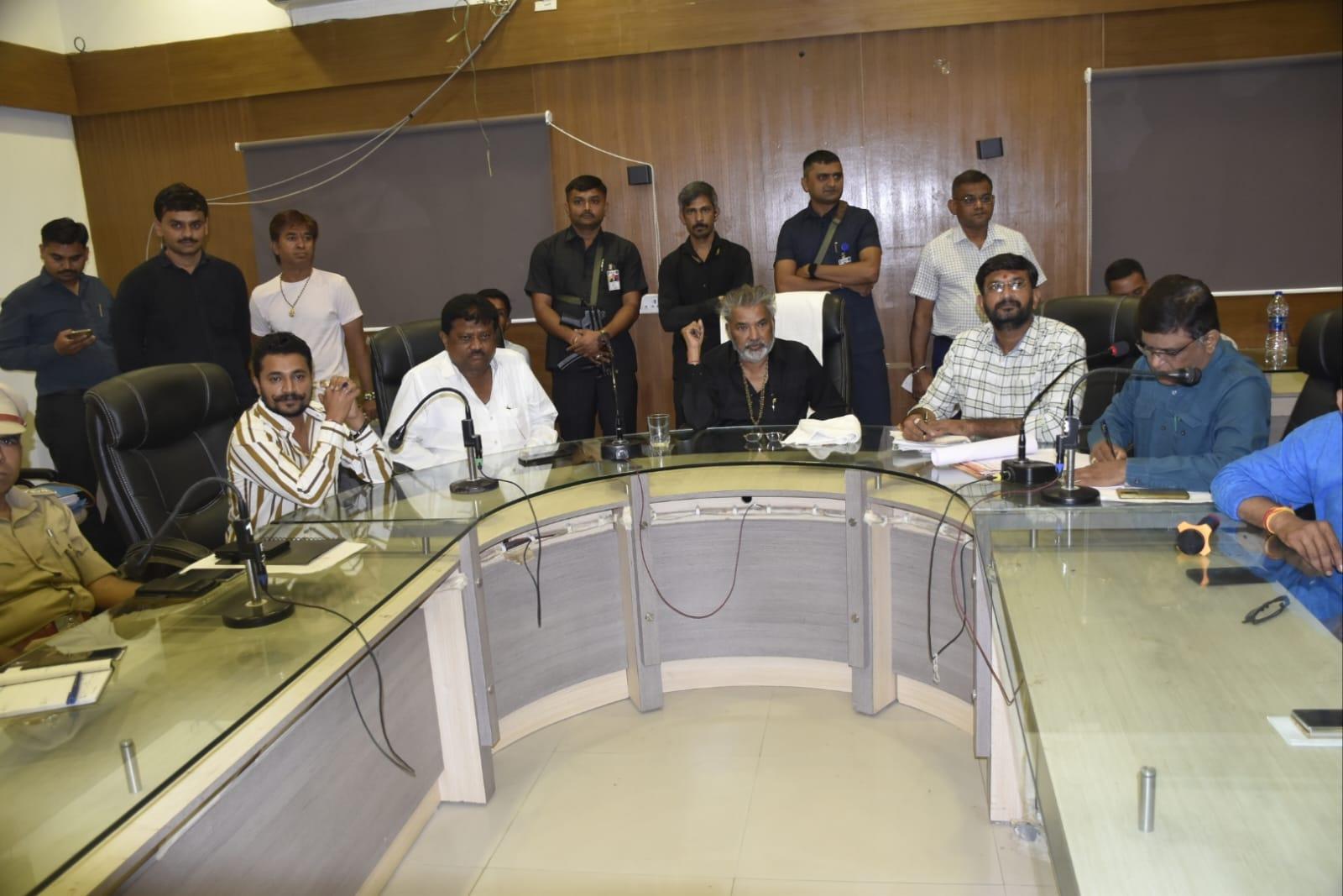 Tomorrow, Minister and MLA Parasottambhai Solanki will hear public questions from his constituency Sihore and Taluka.