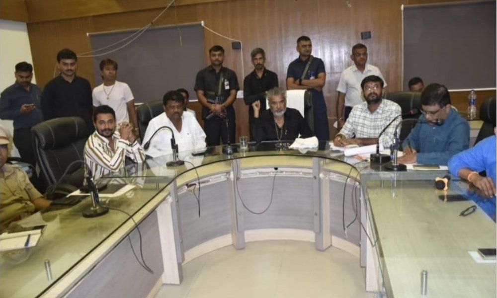 Sihore and Taluka Area Minister and MLA Parasottam Solanki heard the people's questions; Submissions on several issues
