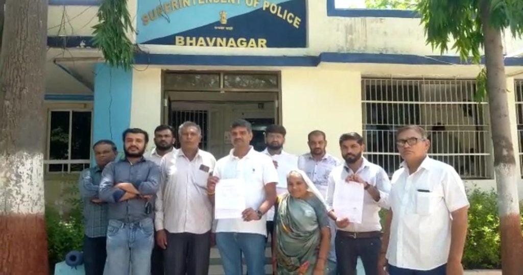 Bitter experience of Songarh police to a farmer suffering from usury: The entire matter has been submitted to the district police chief Ravindra Patel.