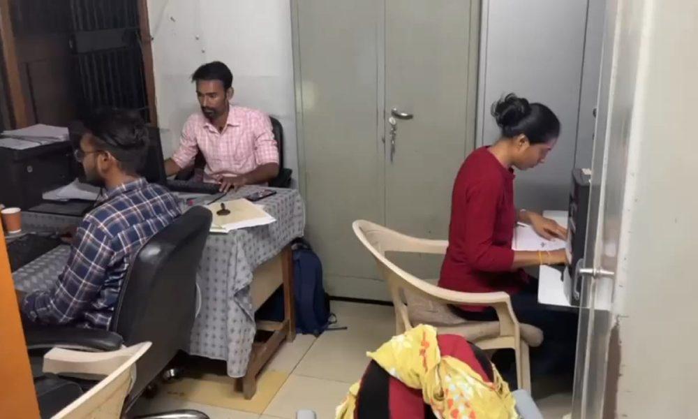 Bhavnagar Development Caste Welfare Office stayed till late night and issued the certificates