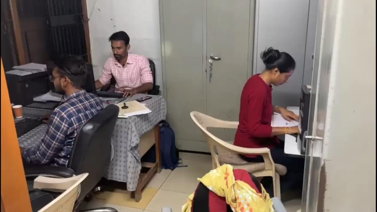 Bhavnagar Development Caste Welfare Office stayed till late night and issued the certificates