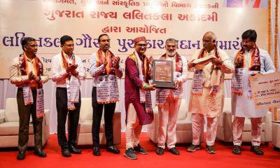 Amul Khodidas Parmar of Bhavnagar taking photography to Gujarat Gaurav Award