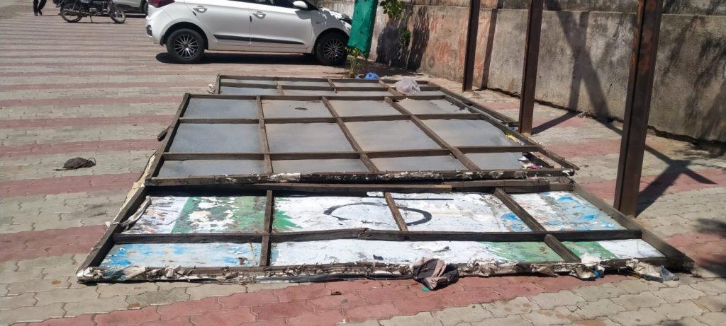 As a vigil against Biparjoy, dangerous hoardings were taken down around Wadla Chowk in Sehore