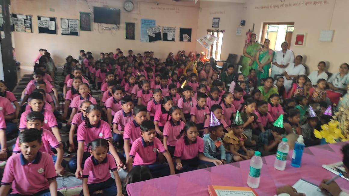 PI Bharwad conducts school entrance festival at Sihore Bhavad, tree plantation and health camp held along with entrance festival