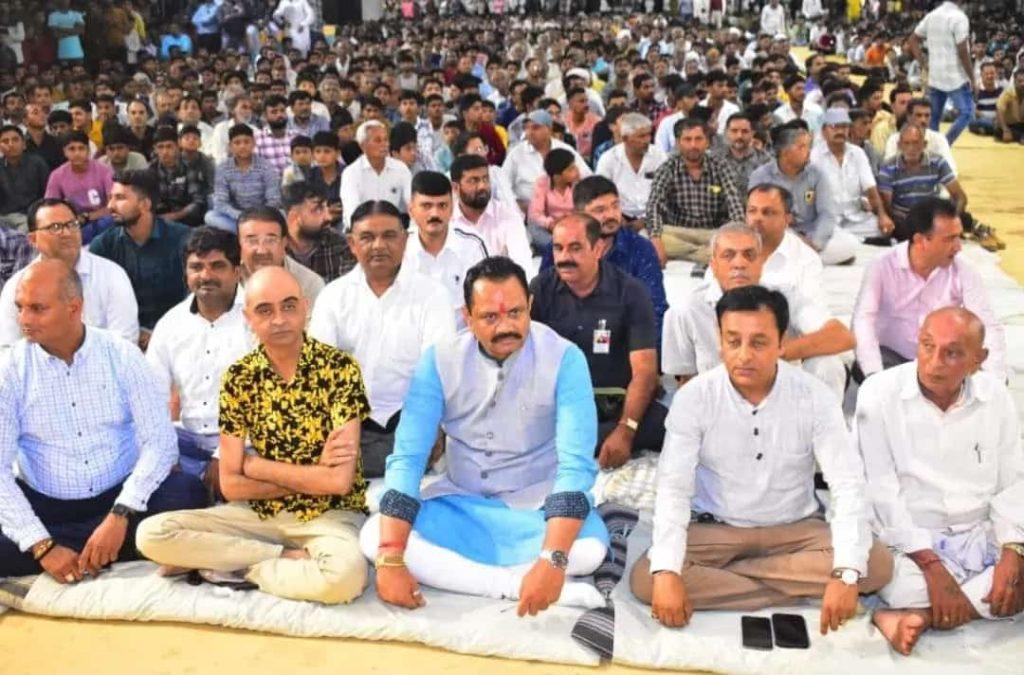 Heavy deployment of Jugalbandi of Mayabhai Ahir and Rajbha Gadhvi in the midst of historic Janamed at Rajpara village of Sihore.