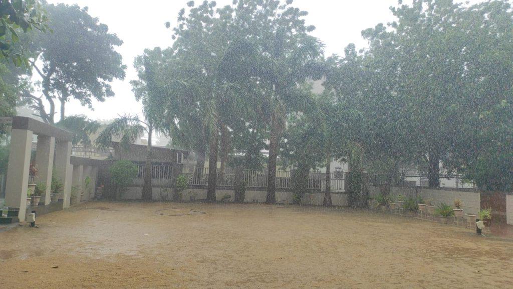 biparjoy-effect-a-half-to-an-inch-of-rain-in-sihore-with-gusty-winds-in-the-afternoon