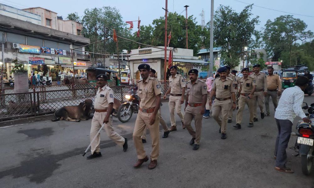preliminary-preparations-for-the-rath-yatra-police-patrolling-the-city-for-the-rath-yatra-leaving-from-sihore-checking