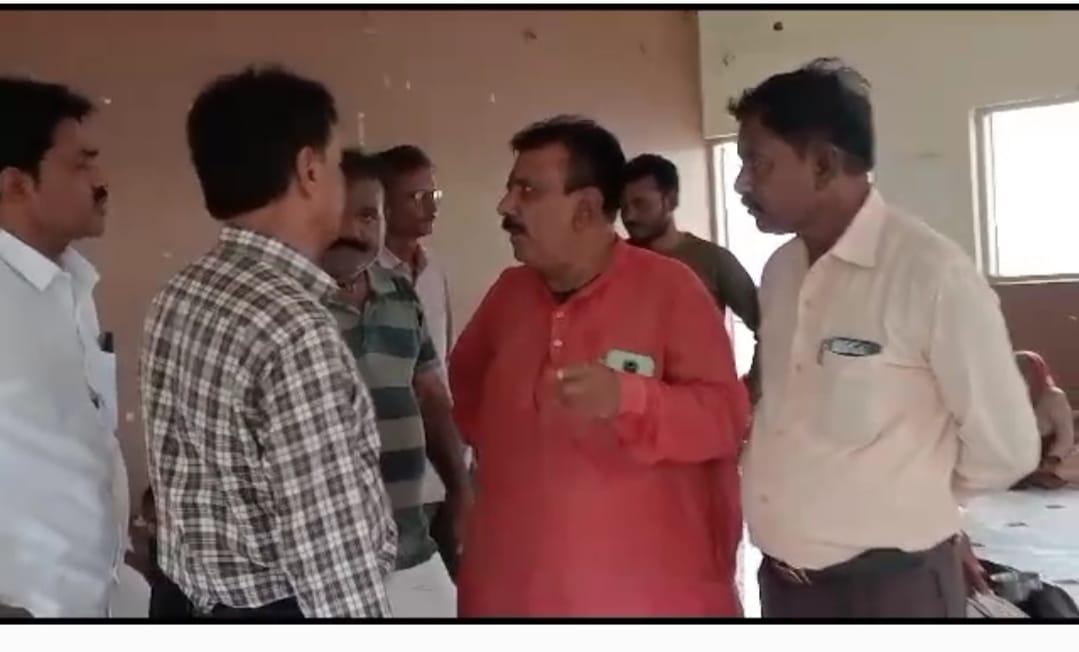 sihor-food-and-shelter-were-provided-at-the-town-hall-to-those-in-need-in-the-wake-of-the-potential-storm