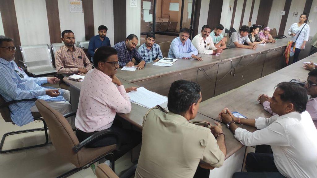 Before the Rath Yatra, a meeting was held with the entire Tantra at Sihore under the chairmanship of Mamlatdar Jogsingh, Tantra stand by.