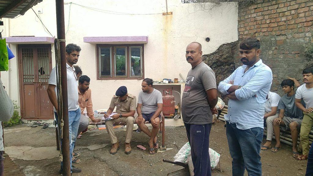 LEOPARD IN RESIDENTIAL AREA - Leopard jumps 3 feet wall on Rukhda Street in Sehore, enters enclosure, mauls calf