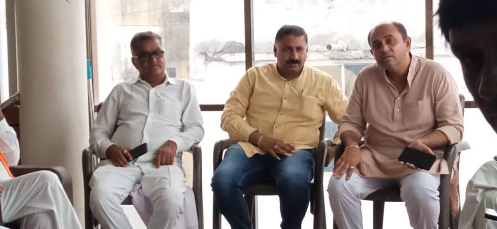 A large number of Sihore leaders will join the inauguration ceremony of Shaktisinh Gohil; Got a seat