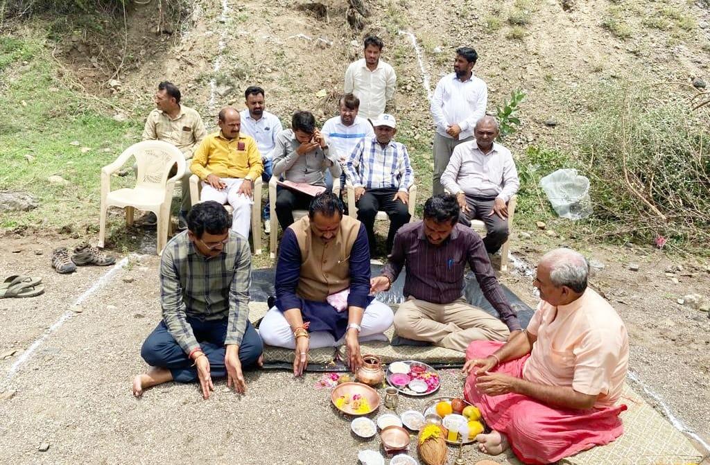 block-khatmuhurta-was-done-in-mahadevpara-near-sihore