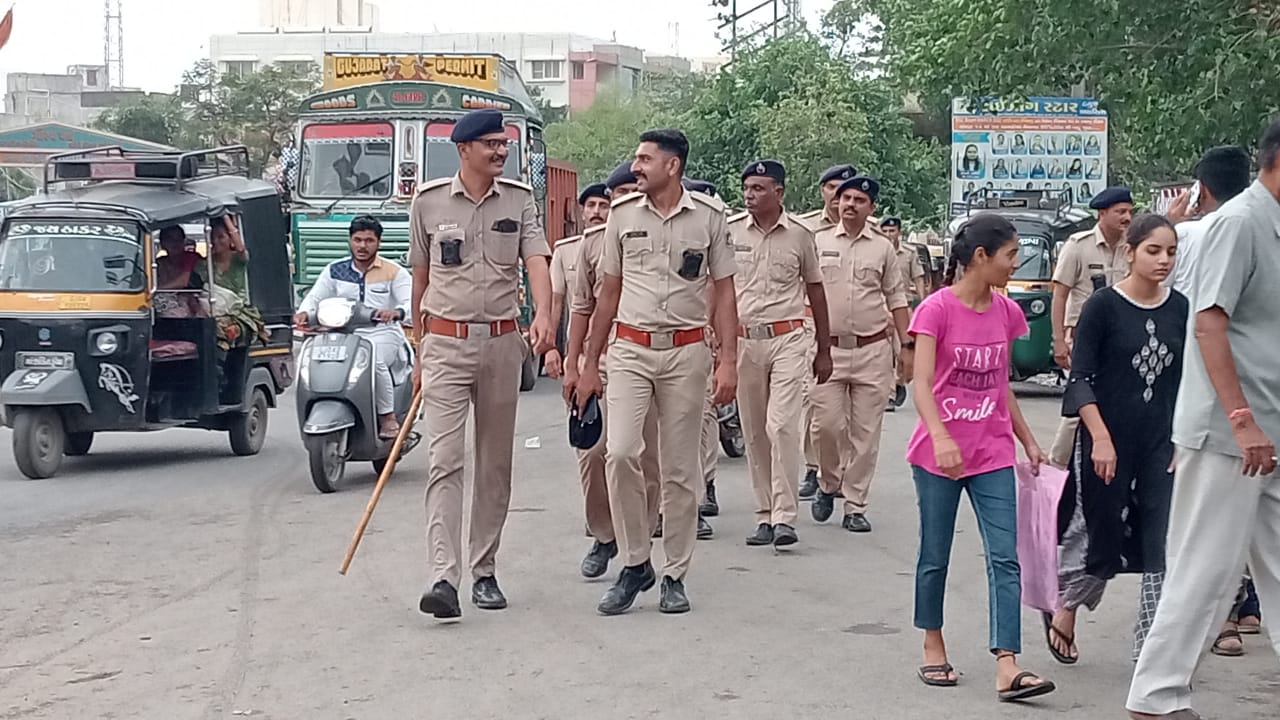 police-conducted-massive-rehearsal-in-sihore-for-rath-yatra-a-convoy-of-officers-and-soldiers-landed