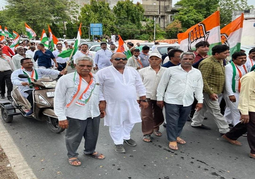 Thousands of workers from Bhavnagar district, including Sihore, participated in Shaktisingh's padyatra and inauguration program