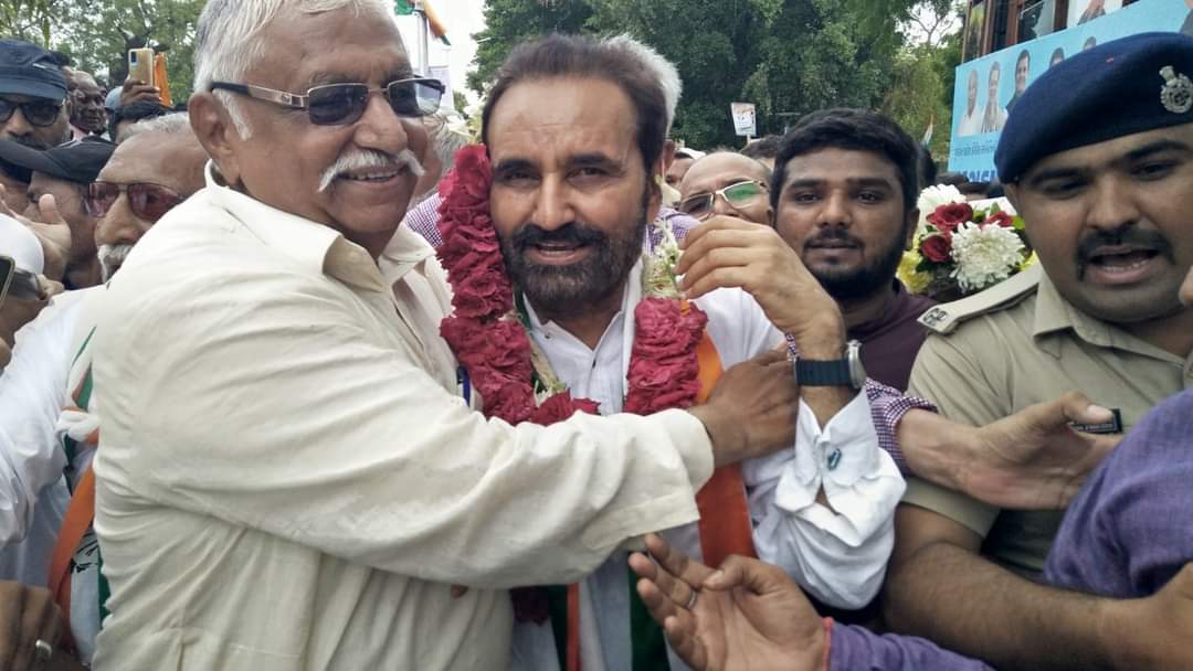 Thousands of workers from Bhavnagar district, including Sihore, participated in Shaktisingh's padyatra and inauguration program