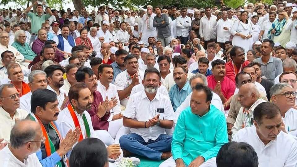 A big signal given by the Congress before the Lok Sabha, Shaktisinh Gohil became a candidate