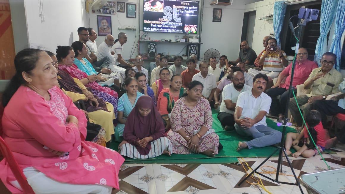 The confluence of Rafi-Latta-Mukesh-Kishore... Old songs rained at the house of Amin Soda Wala in Sihore.