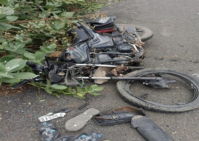 Father and daughter died in an accident between a dumper and a motorcycle near Songadh in Sihore; oops