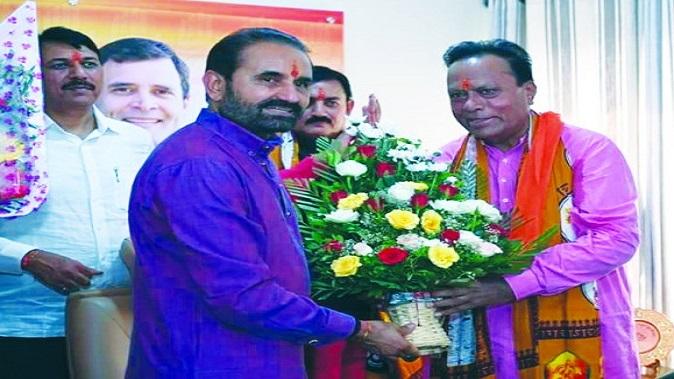 Tilak on the table, shrifal on the door: Gujarat Congress state president Shaktisinh took charge