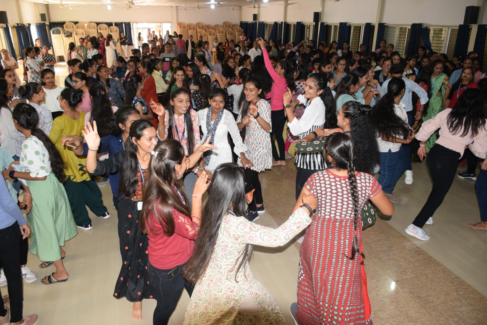 A welcome party was held at Bhavnagar Nandkunwarba Mahila College